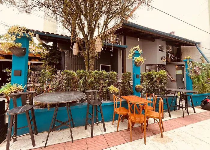 Nomades Club House